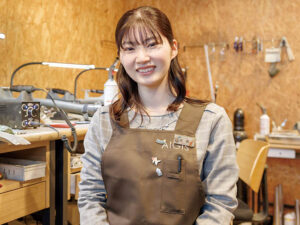 株式会社ジュエルはま（AIGIS表参道） ／ 接客・クラフトマン ：高橋かやの さん